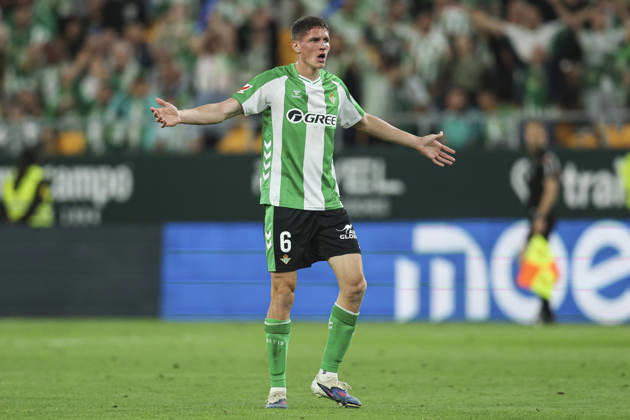 ESP: Real Betis - Elche CF. La Liga EA Sports. Date 36 Sergi Altimira of Real Betis during the La Liga EA Sports match between Real Betis and Elche CF played at La Cartuja Stadium on May 12, 2026 in Sevilla, Spain. kpng Copyright: xAntonioxPozox xPRESSINPHOTOx AP_260512_BET_ELC_2526_128
