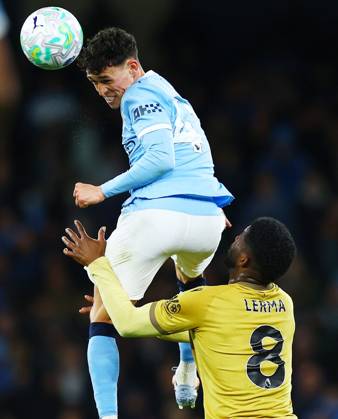 Phil Foden of Manchester City and Jefferson Lerma of Crystal Palace Manchester City v Crystal Palace, Premier League, Football, Etihad Stadium, Manchester , UK - 13 May 2026Manchester Etihad Stadium United Kingdom EDITORIAL USE ONLY No use with unauthorised audio, video, data, fixture lists, club league logos or live services. Online in-match use limited to 120 images, no video emulation. No use in betting, games or single club league player publications. Copyright: xMattxWest Shutterstockx 16871265x