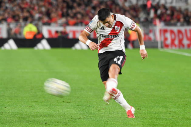 River Plate v Gimnasia y Esgrima La Plata - Torneo Apertura 2026 Marcos Acuna of River Plate strikes the ball during the 2026 League Cup playoff match between River Plate and Gimnasia y Esgrima de La Plata at the Monumental Stadium on May 13, 2026. Acuna later leaves the game due to injury. Buenos Aires Argentina Copyright: xPabloxEliasx originalFilename:elias-notitle260513_npEZd