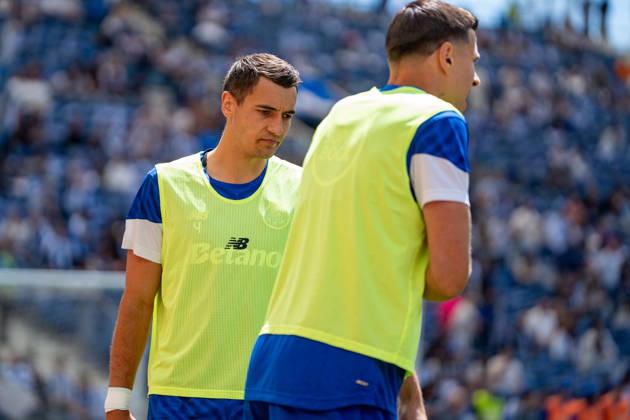 Jakub Kiwior and Jan Bednarek seen during Liga Portugal game between teams of FC Porto and CD Santa Clara at Estadio do Dragao (Kazimier Koper Ball Raw Images) Porto Estadio do Dragao Portugal Copyright: xKazimierzxKoperx KAZ_POR_STA_2526-12