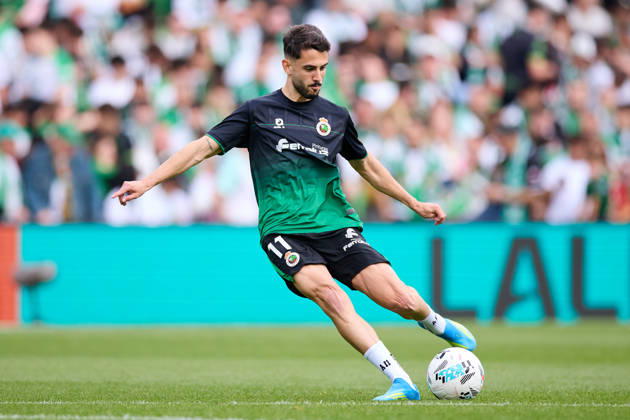 Racing Santander v Real Valladolid - LaLiga Hypermotion Andres Martin of Real Racing Club de Santander warms up prior to the LaLiga Hypermotion match between Racing Santander and Real Valladolid at Campos de de El Sardinero on May 16, 2026, in Santander, Spain. Santander Campos de Sport de El Sardinero Santander Spain RL_RCGSvRVALL_000022 Copyright: xRicardoxLarreinax