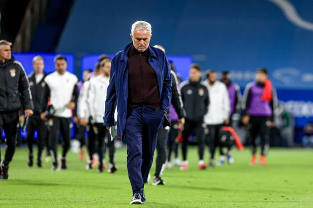GD Estoril Praia v SL Benfica - Primeira Liga Jose Mourinho, head coach of SL Benfica, looks on during the Primeira Liga match between GD Estoril Praia and SL Benfica at Estadio Antonio Coimbra da Mota in Estoril, Portugal, on May 16, 2026. Lisbon Estoril Portugal Copyright: xValterxGouveiax originalFilename:gouveia-16052026260517_npY3J
