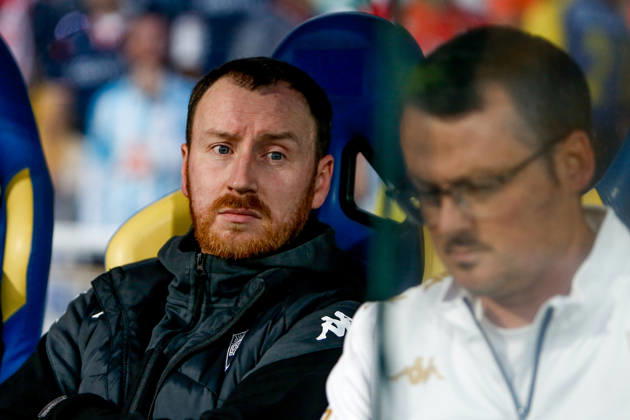 GD Estoril Praia v SL Benfica - Primeira Liga Ian Cathro, head coach of GD Estoril de Praia, looks on during the Primeira Liga match between GD Estoril Praia and SL Benfica at Estadio Antonio Coimbra da Mota in Estoril, Portugal, on May 16, 2026. Lisbon Estoril Portugal Copyright: xValterxGouveiax originalFilename:gouveia-16052026260517_npD47
