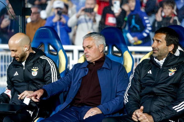 GD Estoril Praia v SL Benfica - Primeira Liga Jose Mourinho, head coach of SL Benfica, during the Primeira Liga match between GD Estoril Praia and SL Benfica at Estadio Antonio Coimbra da Mota in Estoril, Portugal, on May 16, 2026. Lisbon Estoril Portugal Copyright: xValterxGouveiax originalFilename:gouveia-16052026260517_npjpv
