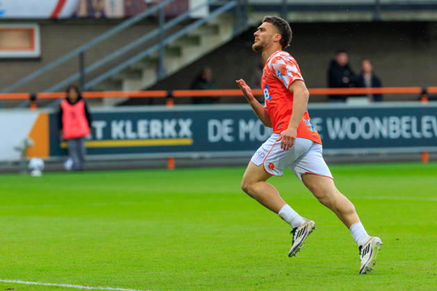 2026-05-17 FC Volendam v SC Telstar - Dutch Eredivisie VOLENDAM, NETHERLANDS - MAY 17: Anthony Descotte of FC Volendam during the Dutch Eredivisie match between FC Volendam and SC Telstar at Kras Stadion on May 17, 2026 in Volendam, Netherlands. Volendam Kras Stadion Netherlands Content not available for redistribution in The Netherlands directly or indirectly through any third parties. Copyright: xMarcelxvanxPlateringenx