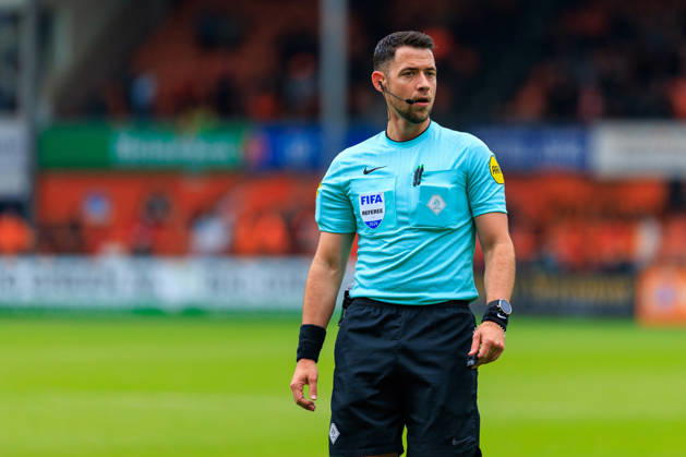 2026-05-17 FC Volendam v SC Telstar - Dutch Eredivisie VOLENDAM, NETHERLANDS - MAY 17: Referee Marc Nagtegaal during the Dutch Eredivisie match between FC Volendam and SC Telstar at Kras Stadion on May 17, 2026 in Volendam, Netherlands. Volendam Kras Stadion Netherlands Content not available for redistribution in The Netherlands directly or indirectly through any third parties. Copyright: xMarcelxvanxPlateringenx
