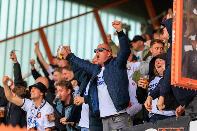 2026-05-17 FC Volendam v SC Telstar - Dutch Eredivisie VOLENDAM, NETHERLANDS - MAY 17: Telstar fans after scoring 1-1 during the Dutch Eredivisie match between FC Volendam and SC Telstar at Kras Stadion on May 17, 2026 in Volendam, Netherlands. Volendam Kras Stadion Netherlands Content not available for redistribution in The Netherlands directly or indirectly through any third parties. Copyright: xMarcelxvanxPlateringenx