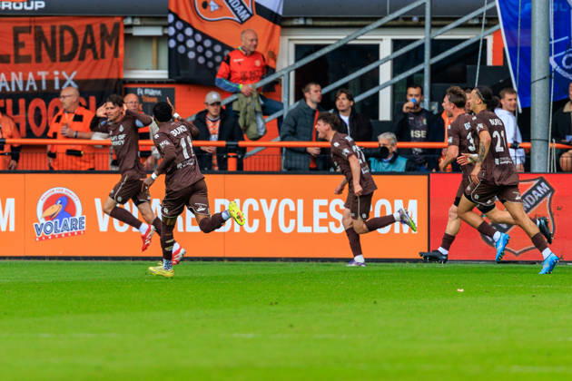 2026-05-17 FC Volendam v SC Telstar - Dutch Eredivisie VOLENDAM, NETHERLANDS - MAY 17: Telstar celebrates after scoring 1-1 during the Dutch Eredivisie match between FC Volendam and SC Telstar at Kras Stadion on May 17, 2026 in Volendam, Netherlands. Volendam Kras Stadion Netherlands Content not available for redistribution in The Netherlands directly or indirectly through any third parties. Copyright: xMarcelxvanxPlateringenx