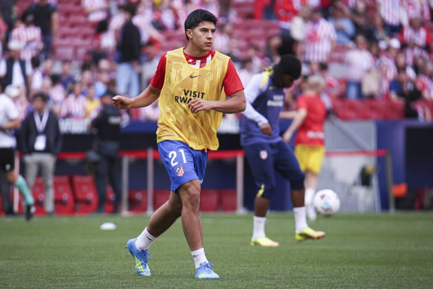 Atletico de Madrid vs Girona, on the 37th matchday of the 2025 26 Spanish First Division May 17, 2026, Madrid, Spain Obed Vargas is warm up during the Spanish championship LaLiga football match between Atletico de Madrid and Girona CF on 17 May 2026 at Estadio Santiago Bernabeu in Madrid, Spain Madrid, Spain Madrid Madrid, Spain Madrid Madrid Spain Copyright: xAlejandroxMatiasx