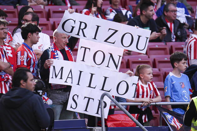 Atletico de Madrid vs Girona, on the 37th matchday of the 2025 26 Spanish First Division May 17, 2026, Madrid, Spain Fans saies bye to Griezmann during the Spanish championship LaLiga football match between Atletico de Madrid and Girona CF on 17 May 2026 at Estadio Santiago Bernabeu in Madrid, Spain Madrid, Spain Madrid Madrid Madrid Spain Copyright: xAlejandroxMatiasx