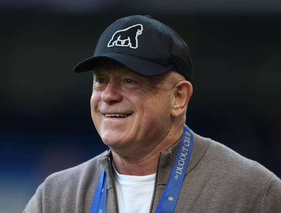 Premier League - Chelsea v Tottenham Hotspur LONDON, ENGLAND, MAY 19: Actor Ross Kemp watches on from the dugout club at Stamford Bridge during the Premier League match between Chelsea v Tottenham Hotspur at Stamford Bridge Stadium, London, England, on May 19. (Photo by Daniel Weir) London Stamford Bridge Stadium England Copyright: xDanielxWeir SportsxPressxPhotox Sportspressphoto_SPR150134