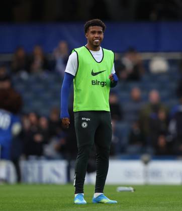 Premier League - Chelsea v Tottenham Hotspur LONDON, ENGLAND, MAY 19: Andrey Santos of Chelsea warms up ahead of the Premier League match between Chelsea v Tottenham Hotspur at Stamford Bridge Stadium, London, England, on May 19. (Photo by Daniel Weir) London Stamford Bridge Stadium England Copyright: xDanielxWeir SportsxPressxPhotox Sportspressphoto_SPR150143