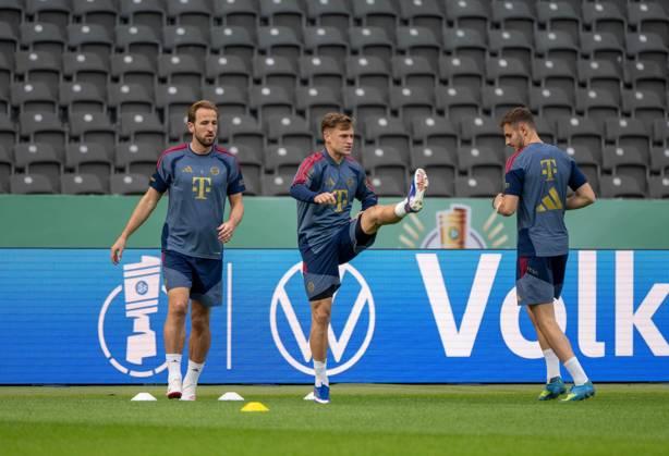 Soccer, men, season 2025 2026, 83 DFB Cup final, FC Bayern Munich VfB Stuttgart, training the day before, in the picture from l Harry Kane Bayern Munich , Joshua Kimmich Bayern Munich , Josip Stanisic Bayern Munich , 22 05 2026, Copyright: xMatthiasxKochx