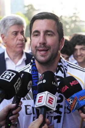May 23, 2026, Madrid, Madrid, Spain: Enrique Riquelme attends the Media outside the stadium ahead the Spanish League, LaLiga EA Sports, football match played between Real Madrid and Athletic Club at Bernabeu stadium on May 23, 2026, in Madrid, Spain. Madrid Spain - ZUMAa181 20260523_zaa_a181_032 Copyright: xOscarxJ.xBarrosox