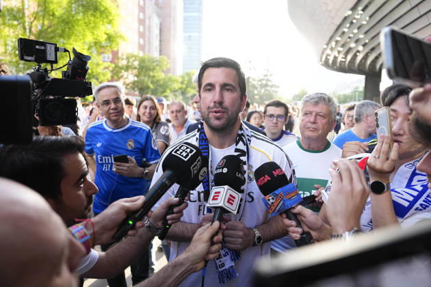 May 23, 2026, Madrid, Madrid, Spain: Enrique Riquelme attends the Media outside the stadium ahead the Spanish League, LaLiga EA Sports, football match played between Real Madrid and Athletic Club at Bernabeu stadium on May 23, 2026, in Madrid, Spain. Madrid Spain - ZUMAa181 20260523_zaa_a181_035 Copyright: xOscarxJ.xBarrosox