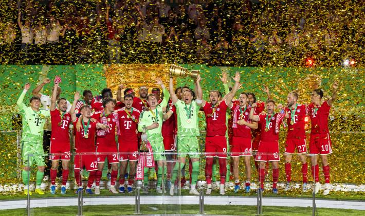 Soccer, Men, Season 2025 2026, 83 DFB Cup Final, FC Bayern Munich VfB Stuttgart 3 0 , Winner photo FC Bayern, Goalkeeper Manuel Neuer Bayern Munich with trophy, 23 05 2026, Copyright: xMatthiasxKochx