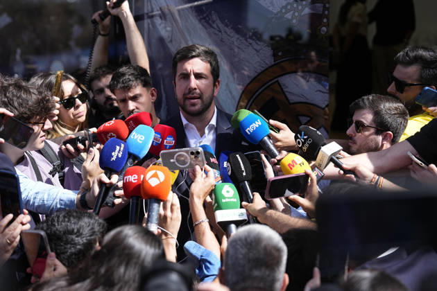 May 25, 2026, Madrid, Madrid, Spain: Enrique Riquelme attends the Media during the opening of his new campaign headquarters for his candidacy for the presidency of Real Madrid next to Bernabeu stadium on May 25, 2026, in Madrid, Spain. Madrid Spain - ZUMAa181 20260525_zaa_a181_002 Copyright: xOscarxJ.xBarrosox