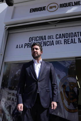 May 25, 2026, Madrid, Madrid, Spain: Enrique Riquelme attends the Media during the opening of his new campaign headquarters for his candidacy for the presidency of Real Madrid next to Bernabeu stadium on May 25, 2026, in Madrid, Spain. Madrid Spain - ZUMAa181 20260525_zaa_a181_012 Copyright: xOscarxJ.xBarrosox