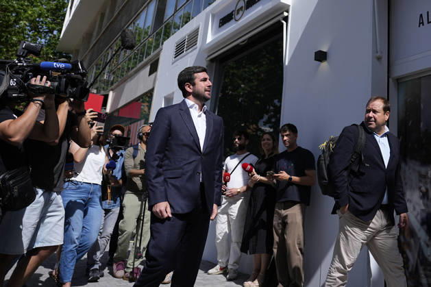 May 25, 2026, Madrid, Madrid, Spain: Enrique Riquelme attends the Media during the opening of his new campaign headquarters for his candidacy for the presidency of Real Madrid next to Bernabeu stadium on May 25, 2026, in Madrid, Spain. Madrid Spain - ZUMAa181 20260525_zaa_a181_015 Copyright: xOscarxJ.xBarrosox