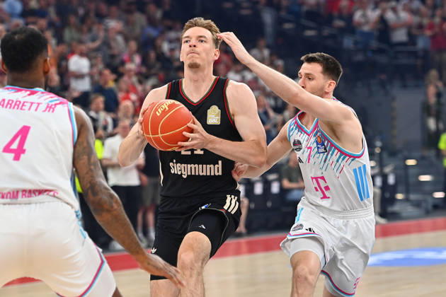 Justus HOLLATZ FCB , action,duel against Grayson MURPHY Bonn Basketball BBL,season 2025 2026 ,1 play off semi final FC Bayern Muenchen Telekom Baskets Bonn on 30 05 2025, S A P G A R D EN