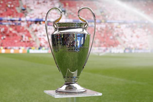 Football, CL, Final in Budapest, Paris St. Germain - FC Arsenal, The trophy