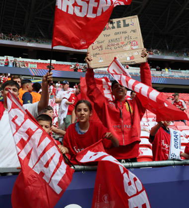 Paris Saint-Germain v Arsenal FC - UEFA Champions League Final 2026 Young Arsenal Fans with banners before the UEFA Champions League Final 2026 match between Paris Saint-Germain and Arsenal FC at Puskas Arena on May 30, 2026 in Budapest, Hungary. WARNING! This Photograph May Only Be Used For Newspaper And Or Magazine Editorial Purposes. May Not Be Used For Publications Involving 1 player, 1 Club Or 1 Competition Without Written Authorisation From Football DataCo Ltd. For Any Queries, Please Contact Football DataCo Ltd on +44 (0) 207 864 9121 Budapest Puskas Arena Hungary Hungary Copyright: xAllstarxPicturexLibraryxLtdx