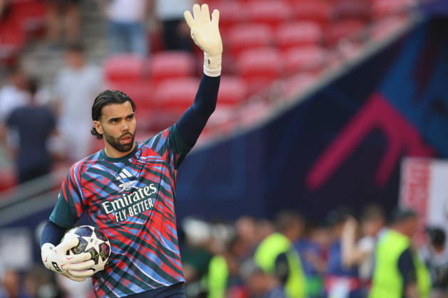Paris Saint-Germain v Arsenal FC - UEFA Champions League Final 2026 David Raya, goalkeeper of Arsenal waves at fans before the UEFA Champions League Final 2026 match between Paris Saint-Germain and Arsenal FC at Puskas Arena on May 30, 2026 in Budapest, Hungary. WARNING! This Photograph May Only Be Used For Newspaper And Or Magazine Editorial Purposes. May Not Be Used For Publications Involving 1 player, 1 Club Or 1 Competition Without Written Authorisation From Football DataCo Ltd. For Any Queries, Please Contact Football DataCo Ltd on +44 (0) 207 864 9121 Budapest Puskas Arena Hungary Hungary Copyright: xAllstarxPicturexLibraryxLtdx