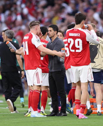 Budapest, Hungary, 30th May 2026. Mikel Arteta manager of Arsenal instructs his payers as David Raya of Arsenal goes down with cramp during the Paris Saint Germain vs Arsenal UEFA Champions League Final match at Puskas Arena, Budapest. Picture credit should read: David Klein Sportimage EDITORIAL USE ONLY. No use with unauthorised audio, video, data, fixture lists, club league logos or live services. Online in-match use limited to 120 images, no video emulation. No use in betting, games or single club league player publications. SPI_123_DK_PSG_Arsenal SPI-4828-0122