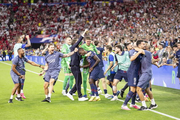 Football: Finale EUFA Champions League 2025-2026 - Paris Saint Germanin (PSG) V Arsenal - Puskas ArÃ na de Budapest Hongrie - 30 05 2026 CÃ lÃ bration de l Ã quipe de Paris Saint Germain (PSG) apres avoir remportÃ la victoire.  Copyright: xx