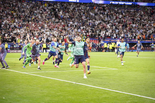 Football: Finale EUFA Champions League 2025-2026 - Paris Saint Germanin (PSG) V Arsenal - Puskas ArÃ na de Budapest Hongrie - 30 05 2026 CÃ lÃ bration de l Ã quipe de Paris Saint Germain (PSG) apres avoir remportÃ la victoire.  Copyright: xx