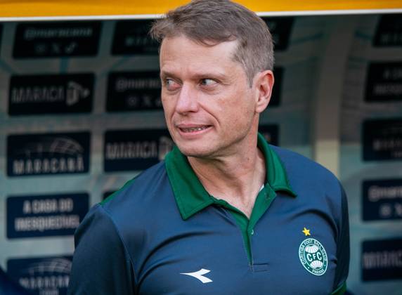 RECORD DATE NOT STATED Flamengo and Coritiba, for the 18th round of the Brazilian championship. Rio de Janeiro (RJ) 05 30 2026 - Flamengo Coritiba Brasilerao Maracana - Coritiba coach, Fernando Seabra, at the match between Flamengo and Coritiba, for the 18th round of the Brazilian championship, on the afternoon of this Saturday (30), at the Maracana stadium, in Rio de Janeiro.(Foto: Lucas Simonin Gomes Thenews2 imago images) SPO Copyright: xLucasxSimoninxGomesx