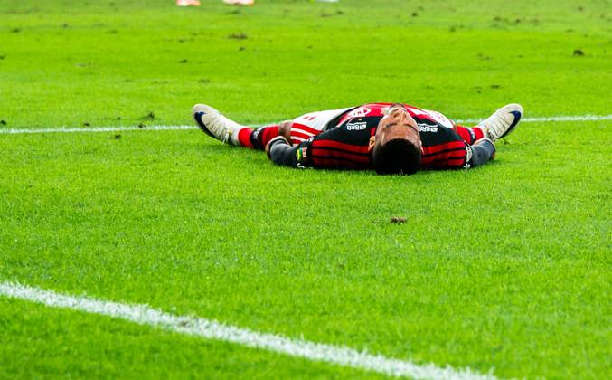 RECORD DATE NOT STATED Flamengo and Coritiba, for the 18th round of the Brazilian championship. Rio de Janeiro (RJ) 05 30 2026 - Flamengo Coritiba Brasilerao Maracana - Samuel Lino, Flamengo player, in the match between Flamengo and Coritiba, for the 18th round of the Brazilian championship, on the afternoon of this Saturday (30), at the Maracana stadium, in Rio de Janeiro.(Foto: Lucas Simonin Gomes Thenews2 imago images) SPO Copyright: xLucasxSimoninxGomesx