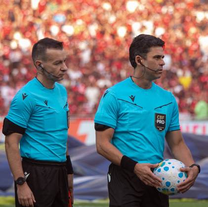 RECORD DATE NOT STATED Flamengo and Coritiba, for the 18th round of the Brazilian championship. Rio de Janeiro (RJ) 05 30 2026 - Flamengo Coritiba Brasilerao Maracana - Referee Flavio Rodrigues de Souza (SP), in a match between Flamengo and Coritiba, for the 18th round of the Brazilian championship, on the afternoon of this Saturday (30), at the Maracana stadium, in Rio de Janeiro.(Foto: Lucas Simonin Gomes Thenews2 imago images) SPO  Copyright: xLucasxSimoninxGomesx