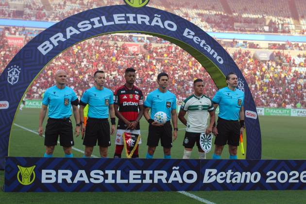 RECORD DATE NOT STATED Flamengo and Coritiba, for the 18th round of the Brazilian championship. Rio de Janeiro (RJ) 05 30 2026 - Flamengo Coritiba Brasilerao Maracana - Referee Flavio Rodrigues de Souza (SP) and assistants Daniel Paulo Ziolli (SP) and Daniel Luis Marques (SP) in a match between Flamengo and Coritiba, for the 18th round of the Brazilian championship, on the afternoon of this Saturday (30), at the Maracana stadium, in Rio de Janeiro.(Foto: Lucas Simonin Gomes Thenews2 imago images) SPO  Copyright: xLucasxSimoninxGomesx