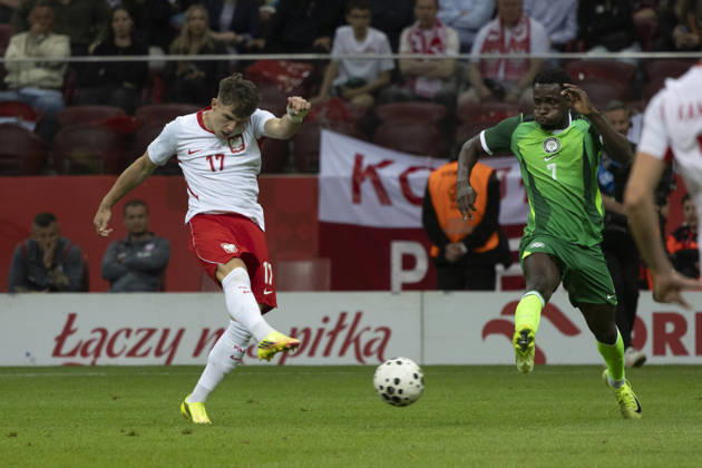 Poland - Nigeria 03.06.2026 football, Warsaw, PGE National Stadium, FIFA , friendly international game match Poland - Nigeria ( mecz towarzyski, pilka nozna, Polska - Nigeria ) image shows: Oskar Pietuszewski (L) Philip Otele (R) photo Katarzyna Plewczynska Fotostyk Copyright: xKatarzynaxPlewczynskax 20260603FCTKPKAPL7896