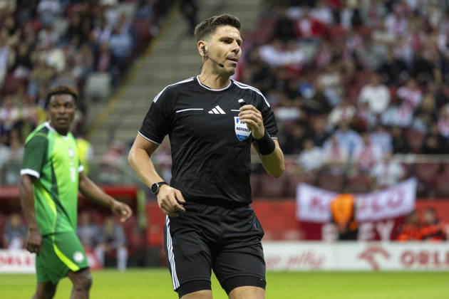 Poland - Nigeria 03.06.2026 football, Warsaw, PGE National Stadium, FIFA , friendly international game match Poland - Nigeria ( mecz towarzyski, pilka nozna, Polska - Nigeria ) image shows: referee Marian Barbu (L) photo Katarzyna Plewczynska Fotostyk Copyright: xKatarzynaxPlewczynskax 20260603FCTKPKAPL7912