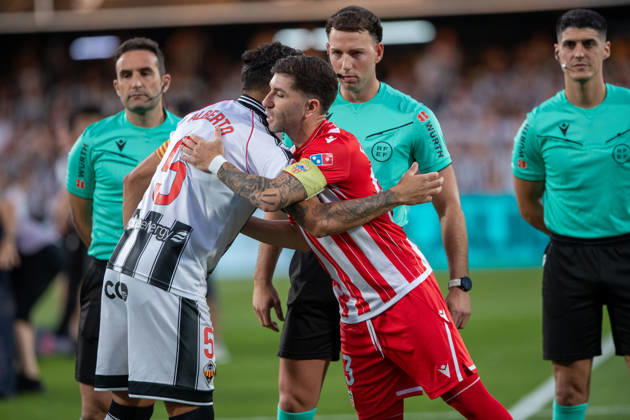 ESP LaLiga Hypermotion playoff CD Castellon v UD Almeria huge between captains during LaLiga Hypermotion, between CD Castellon v UD Almeria played at SkyFi Castalia Stadium in Castellon, on June 6, 2026 in Spain Spain Football Copyright: xJudithxAmigox xAgenciaxLOFx