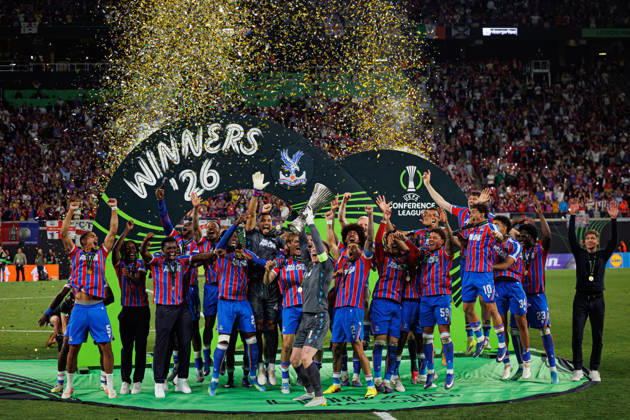Players of Crystal Palace seen celebrating with trophy during UEFA Conference League 2026 final game between teams of Crystal Palace FC and Rayo Vallecano de Madrid (Maciej Rogowski Ball Raw Images) Leipzig Red Bull Arena Germany Copyright: xMaciejxRogowskix maciejrogowski_conferenceleaguefinal_2526_crystalpalace_rayovallecano-200