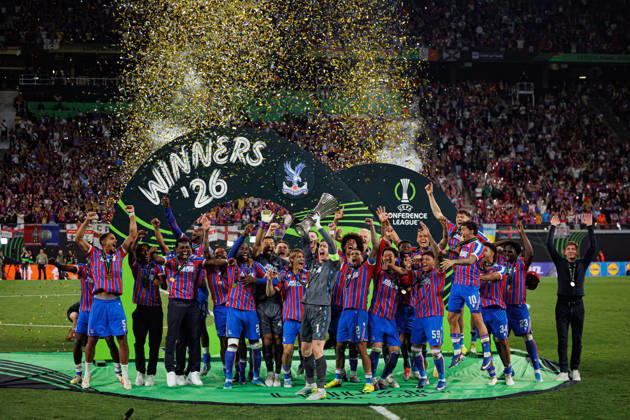 Players of Crystal Palace seen celebrating with trophy during UEFA Conference League 2026 final game between teams of Crystal Palace FC and Rayo Vallecano de Madrid (Maciej Rogowski Ball Raw Images) Leipzig Red Bull Arena Germany Copyright: xMaciejxRogowskix maciejrogowski_conferenceleaguefinal_2526_crystalpalace_rayovallecano-201