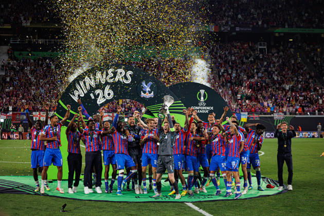 Players of Crystal Palace seen celebrating with trophy during UEFA Conference League 2026 final game between teams of Crystal Palace FC and Rayo Vallecano de Madrid (Maciej Rogowski Ball Raw Images) Leipzig Red Bull Arena Germany Copyright: xMaciejxRogowskix maciejrogowski_conferenceleaguefinal_2526_crystalpalace_rayovallecano-205