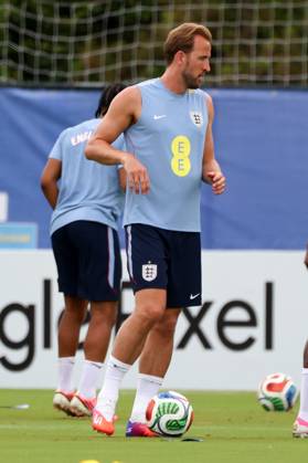 Harry Kane during a training session England Team Training, 2026 FIFA World Cup, WM, Weltmeisterschaft, Fussball Football, Palm Beach Gardens, Palm Beach, Florida, USA - 09 Jun 2026Florida Florida Blue Training Centre United States of America EDITORIAL USE ONLY No use with unauthorised audio, video, data, fixture lists, club league logos or live services. Online in-match use limited to 120 images, no video emulation. No use in betting, games or single club league player publications.  Copyright: xChrisxArjoon Shutterstockx 16918901ae