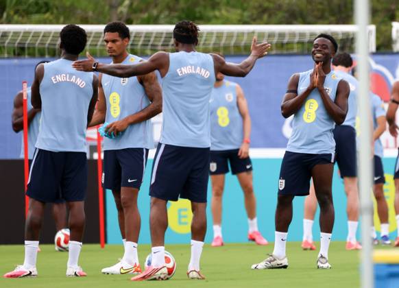 Noni Madueke and Bukayo Saka during a training session England Team Training, 2026 FIFA World Cup, WM, Weltmeisterschaft, Fussball Football, Palm Beach Gardens, Palm Beach, Florida, USA - 09 Jun 2026Florida Florida Blue Training Centre United States of America EDITORIAL USE ONLY No use with unauthorised audio, video, data, fixture lists, club league logos or live services. Online in-match use limited to 120 images, no video emulation. No use in betting, games or single club league player publications.  Copyright: xChrisxArjoon Shutterstockx 16918901aj