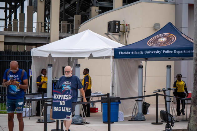 June 9, 2026, Boca Raton, Fl, USA: Security personnel work a checkpoint outside FAU Stadium in Boca Raton, Florida, on Tuesday as CuraoÂßao arrived for a closed training session before its World Cup debut vs Germany. Boca Raton USA - ZUMAc343 20260609_znp_c343_016 Copyright: xChrisxBeckettx