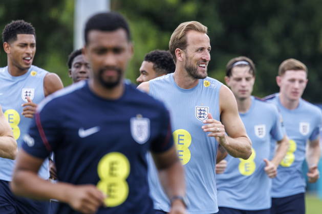 FIFA World Cup, WM, Weltmeisterschaft, Fussball 2026 preparations - England training session Harry Kane (C) of England and teammates attend a training session in Palm Beach Gardens, Florida, USA, 09 June 2026. England are drawn in Group L of the upcoming FIFA World Cup 2026 starting on 11 June 2026 and running until 19 July 2026. PALM BEACH GARDENS FLORIDA United States  Copyright: xCRISTOBALxHERRERA-ULASHKEVICHx