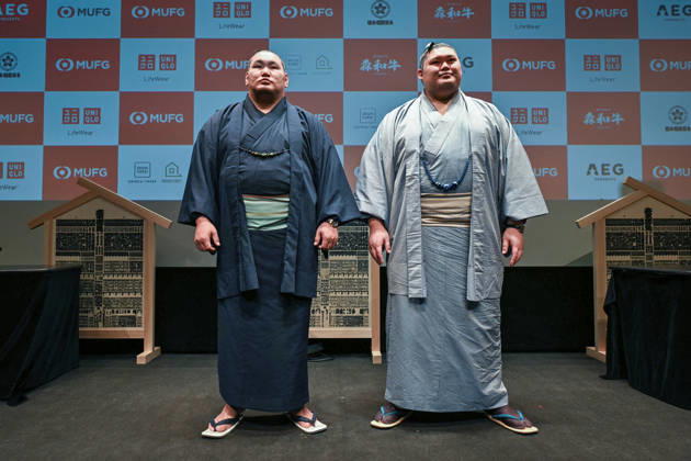 MUFG Paris Sumo Tournament press conference, PK, Pressekonferenz - Paris Hoshoryu Tomokatsu and Onosato Daiki pose for a photo after a press conference for the MUFG Paris Sumo Tournament 2026 in Paris on June 11, 2026. Photo by Firas Abdullah ABACAPRESS.COM Paris Ile-de-France France  Copyright: xAbdullahxFiras ABACAx