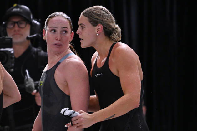 SWIMMING AUSTRALIAN TRIALS, Shayna Jack (right) congratulates Mollie O™Callaghan (left) on her win in the Women s 100m Freestyle on day 5 of the 2026 Australian Swimming Trials at Sydney Olympic Park Aquatic Centre in Sydney, Friday, June 12, 2026. ( NO ARCHIVING, EDITORIAL USE ONLY SYDNEY NEW SOUTH WALES AUSTRALIA  Copyright: xDEANxLEWINSx 20260612194508238026