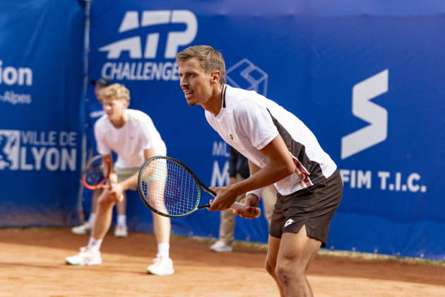 TENNIS : Open Sopra Steria - Lyon Villeurbanne 10 06 2026 Matteo Martineau en double avec Felix Balshaw lors du tournoi de tennis ATP, Tennis Herren Challenger Tour, Open Sopra Steria à Lyon-Villeurbanne, le 10 06 2026. Photo Sandrine Thesillat PsNewZ  Copyright: xSandrinexTHESILLATx