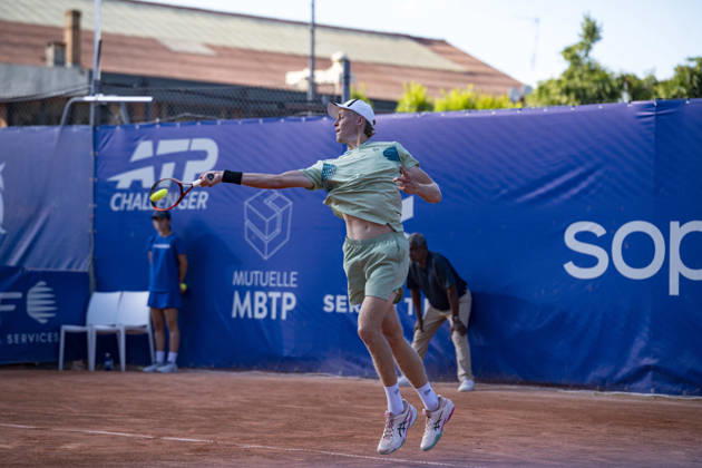 TENNIS : Open Sopra Steria - Lyon Villeurbanne 12 06 2026 Félix Balshaw affronte Clément Tabur lors du tournoi de tennis ATP, Tennis Herren Challenger Tour, Open Sopra Steria à Lyon-Villeurbanne, le 12 06 2026. Photo Sandrine Thesillat PsNewZ  Copyright: xSandrinexTHESILLATx