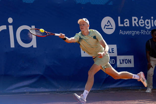 TENNIS : Open Sopra Steria - Lyon Villeurbanne 12 06 2026 Félix Balshaw affronte Clément Tabur lors du tournoi de tennis ATP, Tennis Herren Challenger Tour, Open Sopra Steria à Lyon-Villeurbanne, le 12 06 2026. Photo Sandrine Thesillat PsNewZ  Copyright: xSandrinexTHESILLATx