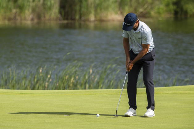 June 12, 2026, Caledon, On, Canada: Mike Weir, of Sarnia, Ont., putts on the eighteenth hole during the second round of the RBC Canadian Open in Caledon, Ont., on Friday, June 12, 2026. Canada News - June 12, 2026  - ZUMAc35_ 20260612_zaf_c35_095 Copyright: xNickxIwanyshynx